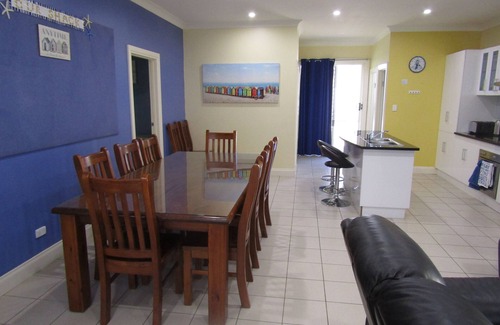 Dalrymple House | The Shack at Stansbury - Short walk to the beach! Off peak special!
