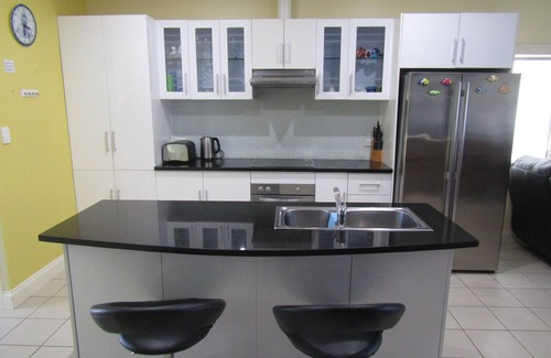 Dalrymple House | The Shack at Stansbury - Short walk to the beach! Off peak special!