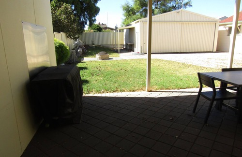 Dalrymple House | The Shack at Stansbury - Short walk to the beach! Off peak special!