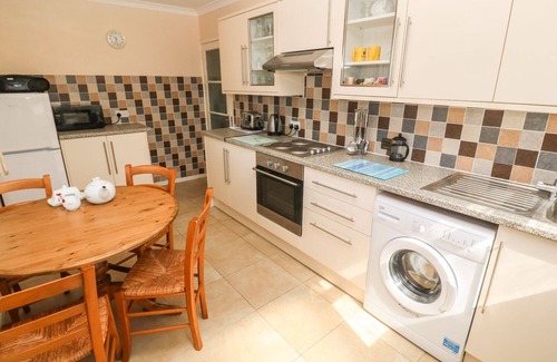 Mawgan Porth Cottage | THE SHACK, pet friendly, country holiday cottage in Newquay