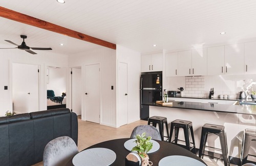 Evans Head House | The Shack & Poplar Villa - 15-17 Park Street