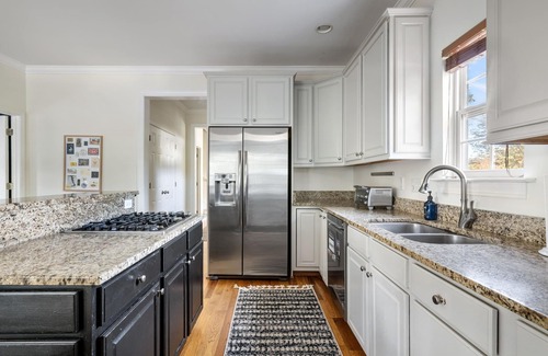 North Charleston House | The Shady Oak | Pool in Park Circle