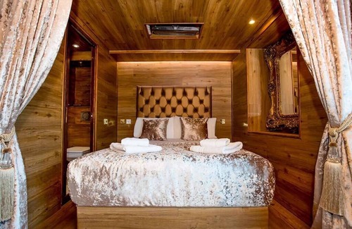St George's Quarter Hotel | The Shankly Hotel
