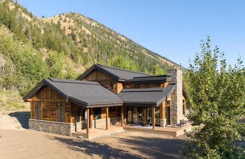 Sun Valley House | The Sheepbend Home - Luxury Home Steps to River!