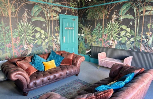 Eastbourne City Centre Bed & Breakfast | The Sheldon B&B