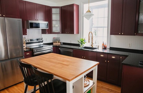 Rideau Lakes House | The Sheldon Manor & Vineyardnn