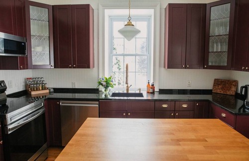 Rideau Lakes House | The Sheldon Manor & Vineyardnn
