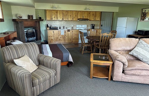 Clyde Park Apartment | The Shepherd's Nook, a private, spacious area near Yellowstone & Bridger Bowl.