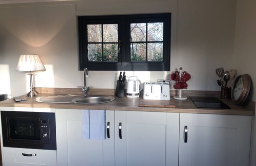 Whichford Apartment | The Shepherds Hut - Robin's Nest