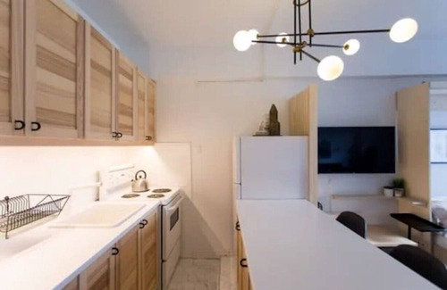 Milton Park Apartment | The Sherbrooke Suite 102