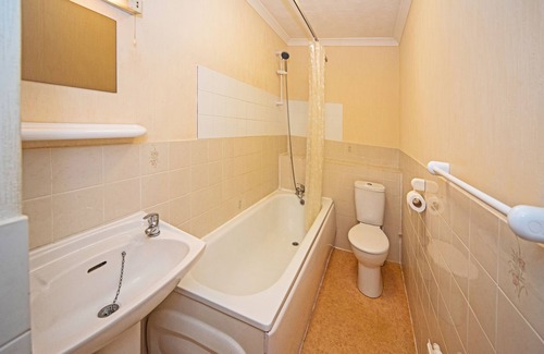 Torquay City Centre Hotel | The Sherwood Palm Hotel, Torquay Beach