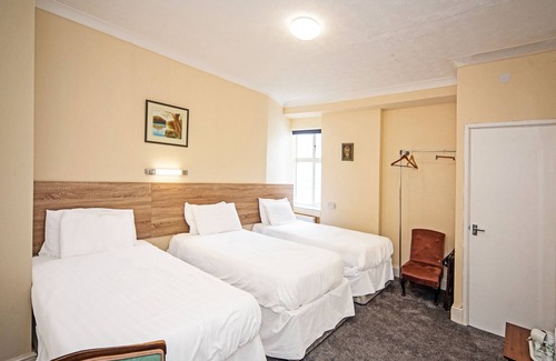Torquay City Centre Hotel | The Sherwood Palm Hotel, Torquay Beach