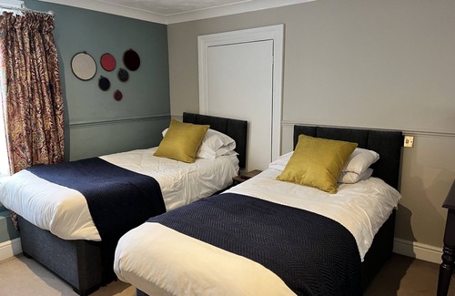 New Romney Bed & Breakfast | The Ship Hotel