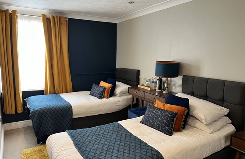New Romney Bed & Breakfast | The Ship Hotel