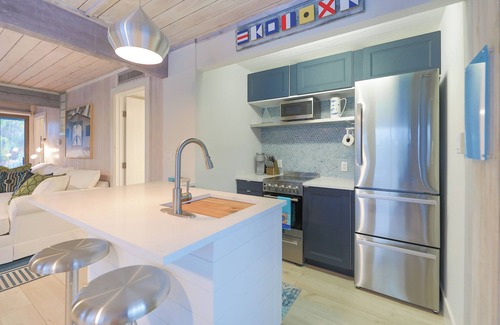 Captiva Cottage | The Shore Bird-Private Captiva Escape Bay to Gulf Cottage!
