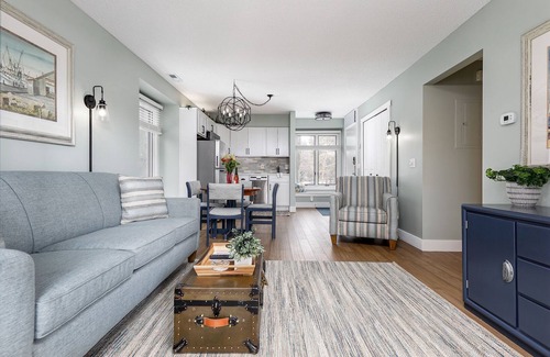 Acme Condo | The Shores Lake View Condo Unit 5689