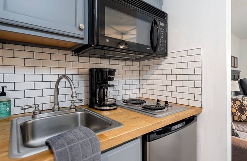 Acme Condo | The Shores Lakeside Condo Unit 5595