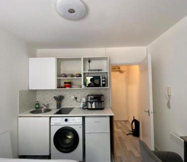 Elephant and Castle Apartment | The Shrine Flat in Zone 1