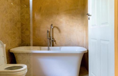 Victoria Falls Cabin | The Shrub Lodge