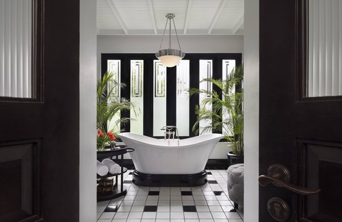 Wachira Phayaban Hotel | The Siam