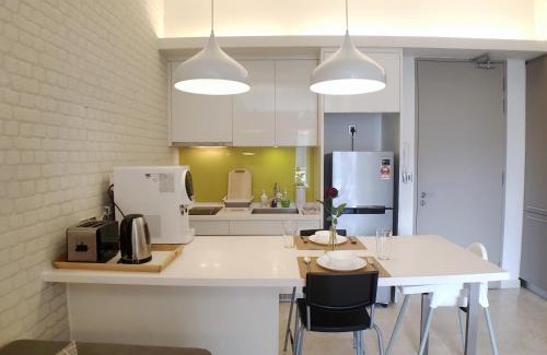 Sri Hartamas Apartment | The Signature & Hotel Suites Mont Kiara Kuala Lumpur
