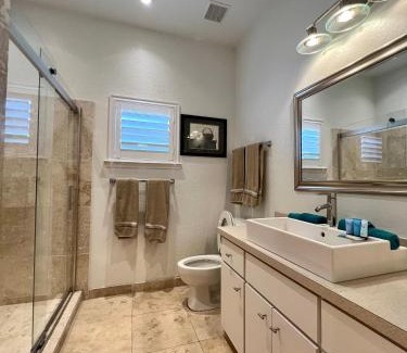 Lake Alfred House | The Signature Orange Grove Suite