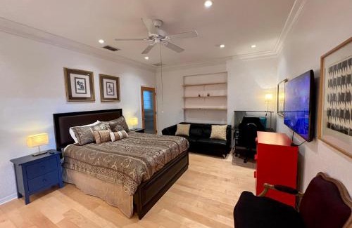 Lake Alfred House | The Signature Orange Grove Suite