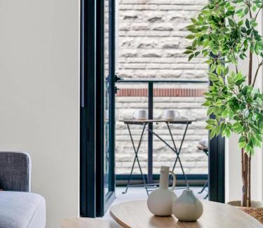 Eau Claire Apartment | The Silverwood Corner DT Steps to Riverwalk