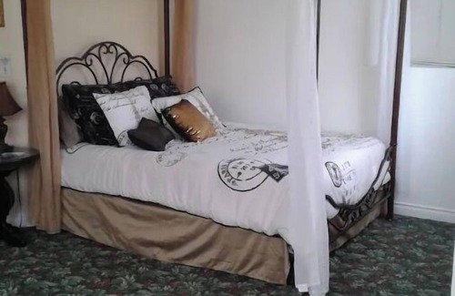 Clinton Other | The Sirens Hideaway a charming Victorian Farmhouse