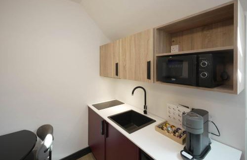 Adamsdown Apartment | The Sixty Aparthotel - Central Cardiff Apartment with Parking