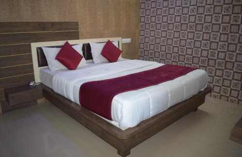 Dwarka Hotel | The Sky Comfort - Hotel The Heaven, Dwarka