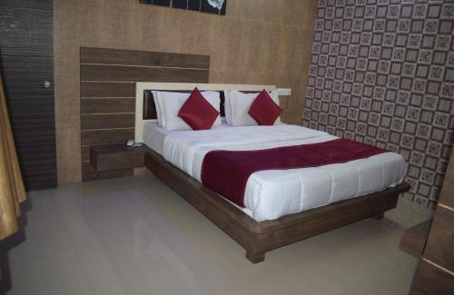 Dwarka Hotel | The Sky Comfort - Hotel The Heaven, Dwarka