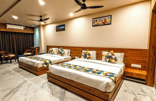 Rajpipla Hotel | The Sky Imperial Unity Inn