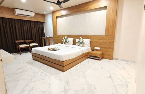 Rajpipla Hotel | The Sky Imperial Unity Inn