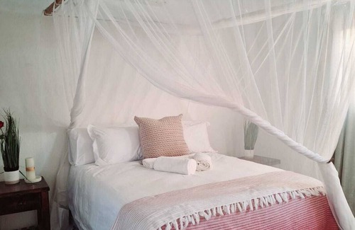 Hoedspruit Cabin | The Sky Safari Lodge - Hoedspruit