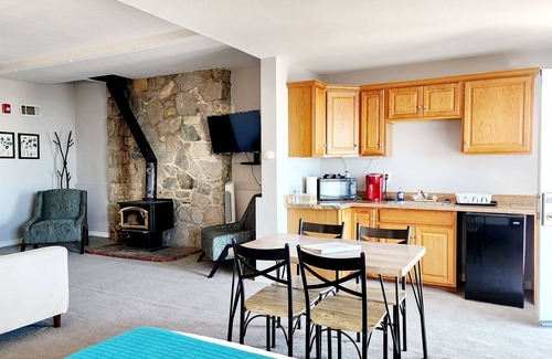 Skyforest Bed & Breakfast | The Sky View Inn