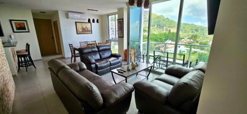 San Salvador Apartment | The Sky View