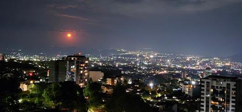 San Salvador Apartment | The Sky View