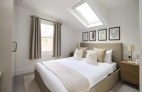Shaftesbury Apartment | The Skylight One-Bed at Elspeth Road