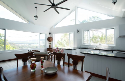 Crescent Head House | The Skyline 68 - Amazing views (beach & mountains)