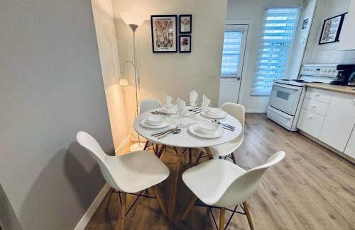 De Lorimier Apartment | The Skyline Luxury Unit