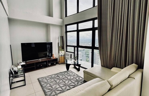 Project 7 Condo | The Skysuites tower 115sqm penthouse condo WiFi+