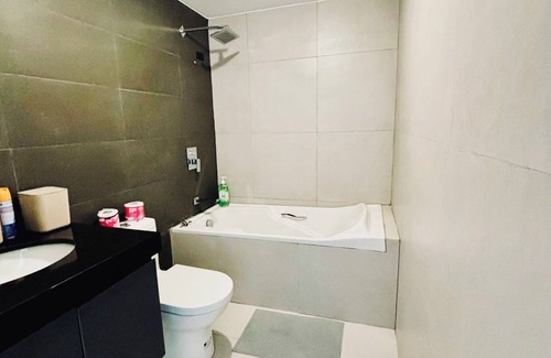 Project 7 Condo | The Skysuites tower 115sqm penthouse condo WiFi+