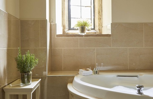 Lower Slaughter Hotel | The Slaughters Country Inn