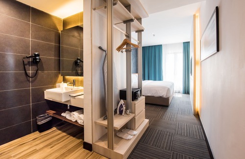Kampung Padang Matsirat Hotel | The Smith House