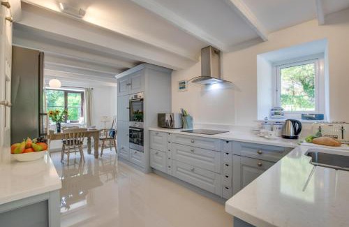 Gunwalloe House | The Smithy