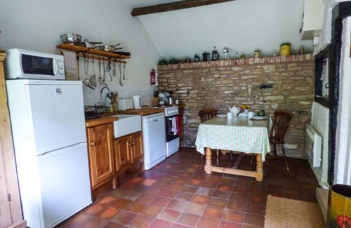 Aymestrey Cottage | THE SMITHY, pet friendly, character holiday cottage in Yarpole