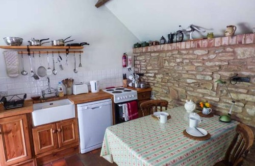 Aymestrey Cottage | THE SMITHY, pet friendly, character holiday cottage in Yarpole