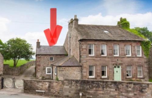 Morecambe Apartment | The Snug- A beautiful and characterful property connected to a historic Georgian Manor House