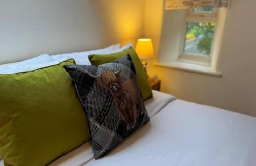 Gloucester House | The Snug at Cherry Cottage by MaisonPro